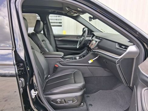 New 2026 Jeep Grand Cherokee Limited RWD image 25