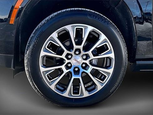 Used 2026 GMC Yukon Denali w/ Denali Reserve Package image 8