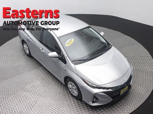 Used 2018 Toyota Prius Prime Advanced FWD image 3