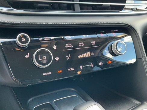 Used 2025 INFINITI QX60 Pure FWD image 16