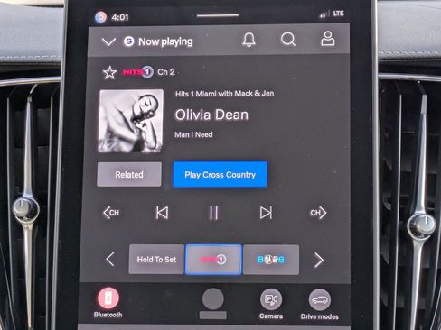 New 2026 Volvo XC60 B5 Ultra w/ Protection Package Premier image 17