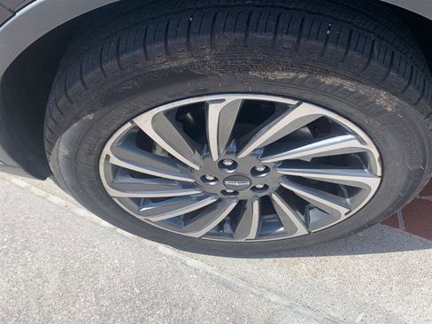 Used 2023 Lincoln Corsair Reserve image 10