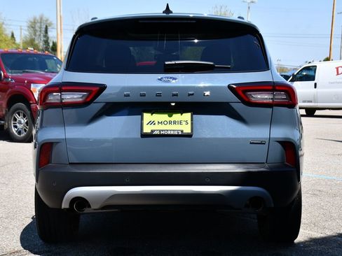 Used 2023 Ford Escape Platinum w/ Premium Technology Package AWD/4WD image 5