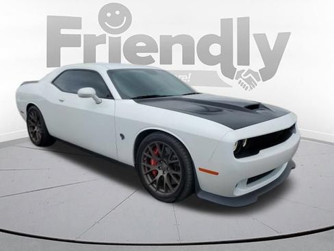 Used 2015 Dodge Challenger SRT Hellcat RWD image 7