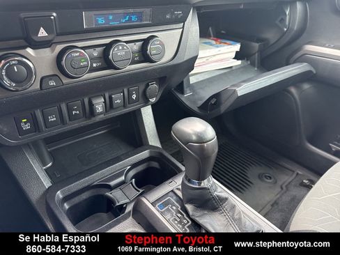 Used 2022 Toyota Tacoma TRD Off-Road w/ Technology Package image 20