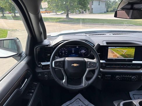Used 2026 Chevrolet Silverado 1500 LT AWD/4WD image 43