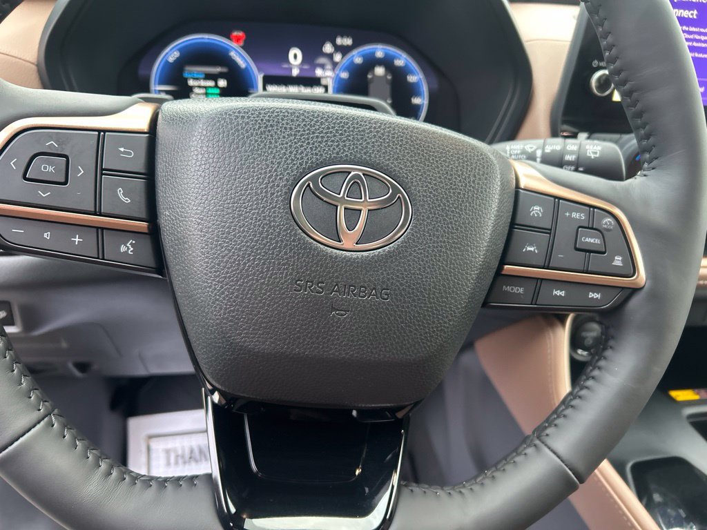 Used 2024 Toyota Grand Highlander AWD Hybrid image 25