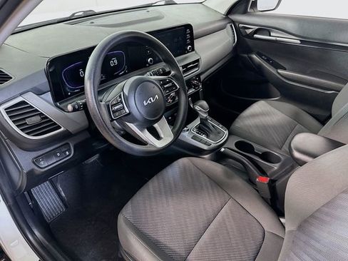 Used 2024 Kia Seltos LX AWD/4WD image 11