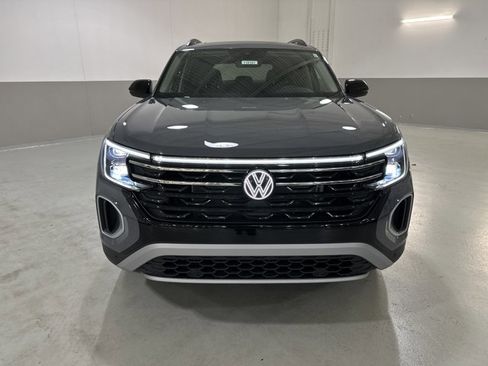 New 2026 Volkswagen Atlas Peak Edition AWD/4WD image 2