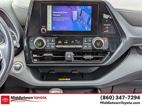 Used 2023 Toyota Highlander XSE AWD/4WD image 27