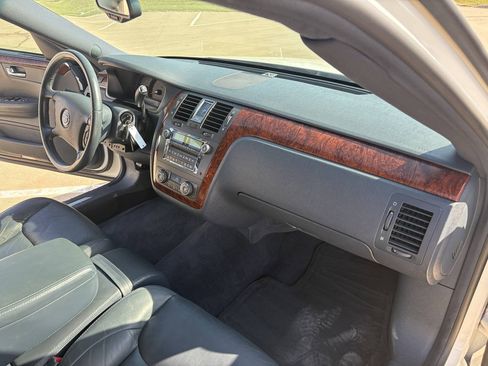 Used 2007 Cadillac DTS FWD image 16