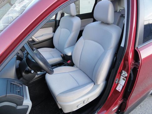 Used 2015 Subaru Forester 2.5i Premium w/ All-Weather Package AWD/4WD image 10