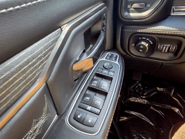 Used 2023 RAM 2500 Limited w/ Towing Technology Group AWD/4WD image 41