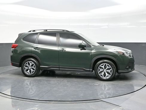 Used 2024 Subaru Forester Premium image 8