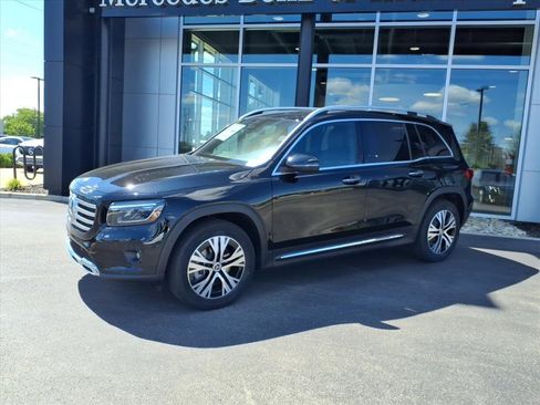 New 2025 Mercedes-Benz GLB 250 4MATIC image 2