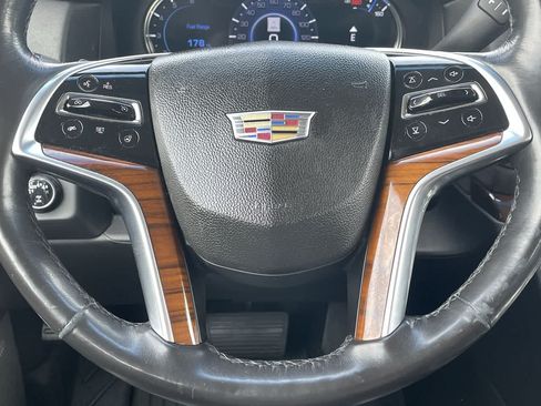 Used 2018 Cadillac Escalade ESV 4WD image 10