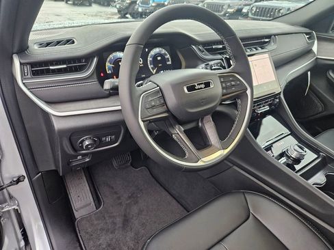 New 2025 Jeep Grand Cherokee L Limited w/ Trailer Tow Package AWD/4WD image 13