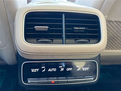Used 2023 Mercedes-Benz GLS 450 4MATIC image 29