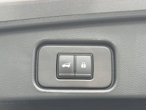Certified 2025 Nissan Pathfinder SV FWD image 22