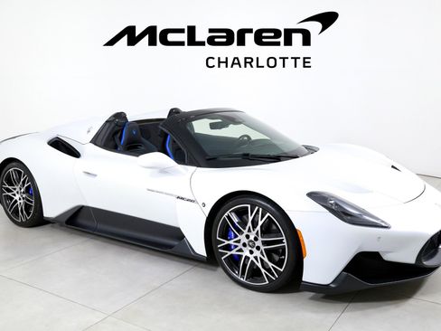Used 2023 Maserati MC20 Spyder image 2