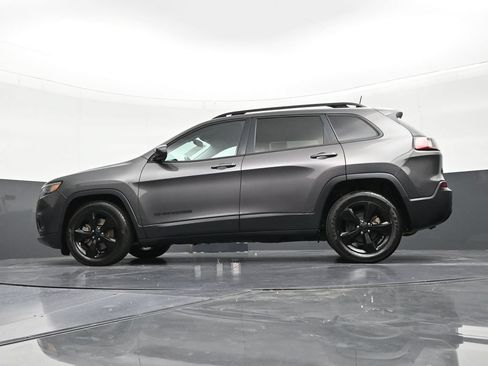Used 2019 Jeep Cherokee Latitude Plus FWD image 18