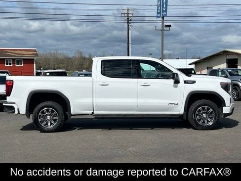 Used 2024 GMC Sierra 1500 AT4 w/ Technology Package AWD/4WD image 4