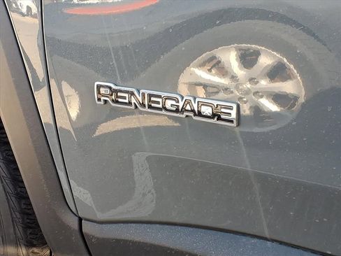 Used 2021 Jeep Renegade Latitude image 4