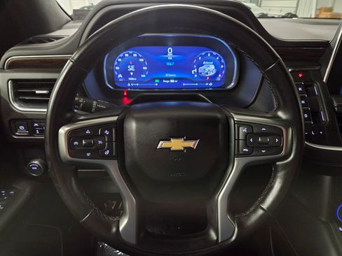 Used 2023 Chevrolet Suburban Premier RWD image 18