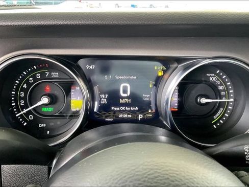 Used 2023 Jeep Wrangler Unlimited w/ Cold Weather Group AWD/4WD image 10