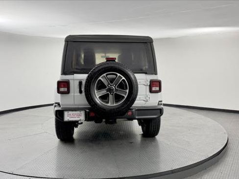 Used 2023 Jeep Wrangler Unlimited Sahara w/ Cold Weather Group AWD/4WD image 7