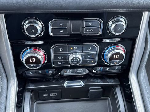 Used 2022 GMC Yukon Denali RWD image 15