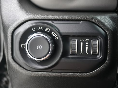 Used 2022 Jeep Wrangler Unlimited Sport AWD/4WD image 22