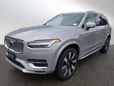 Certified 2023 Volvo XC90 T8 Ultimate w/ Protection Package Premier image 7