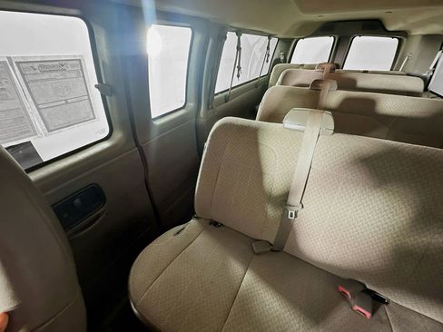 Used 2020 Chevrolet Express 3500 LT w/ LT Preferred Equipment Group image 12