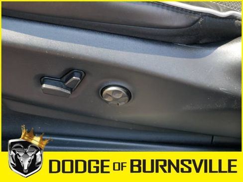 Used 2025 Chrysler Pacifica Limited FWD image 20