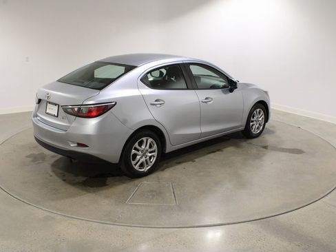 Used 2018 Toyota Yaris iA image 5