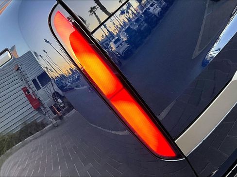 Used 2023 Land Rover Range Rover Long Wheelbase SE image 30