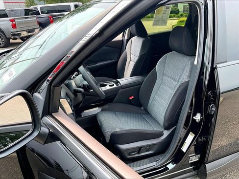 Used 2023 Nissan Rogue SV AWD/4WD image 10