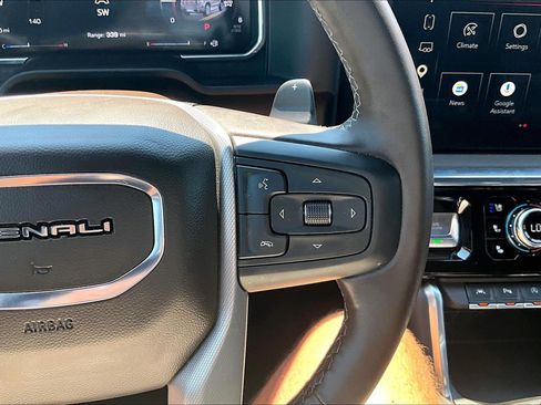 Used 2026 GMC Sierra 1500 Denali w/ Technology Package AWD/4WD image 23