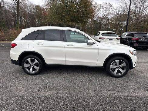 Used 2018 Mercedes-Benz GLC 300 w/ Premium Package image 8