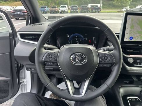 Used 2025 Toyota Corolla SE w/ SE Premium Package FWD image 13