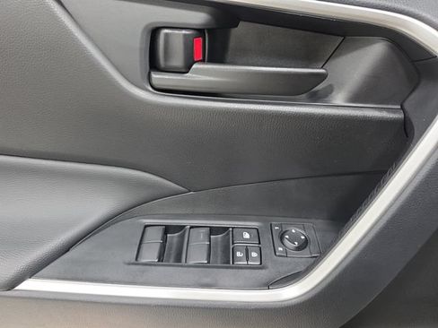 Certified 2025 Toyota RAV4 LE AWD/4WD image 25