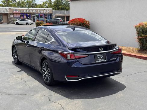 Used 2023 Lexus ES 300h w/ Premium Package FWD image 4