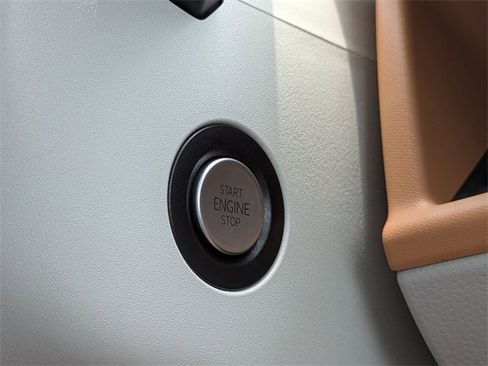 New 2025 Volkswagen ID. Buzz Pro S Plus image 30