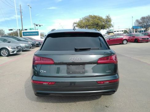 Used 2020 Audi Q5 2.0T Premium w/ Titanium Sport Package image 9