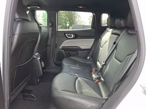 Used 2025 Jeep Compass Limited AWD/4WD image 12