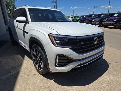 Used 2024 Volkswagen Atlas SEL Premium R-Line AWD/4WD image 14