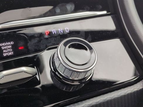 New 2025 Jeep Grand Cherokee Limited w/ Luxury Tech Group II image 34