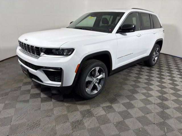 New 2026 Jeep Grand Cherokee Limited w/ Trailer Tow Package AWD/4WD image 5