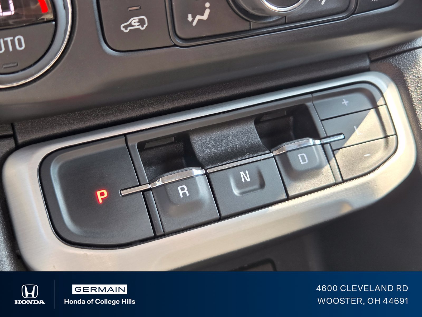 Used 2023 GMC Acadia SLE FWD image 34